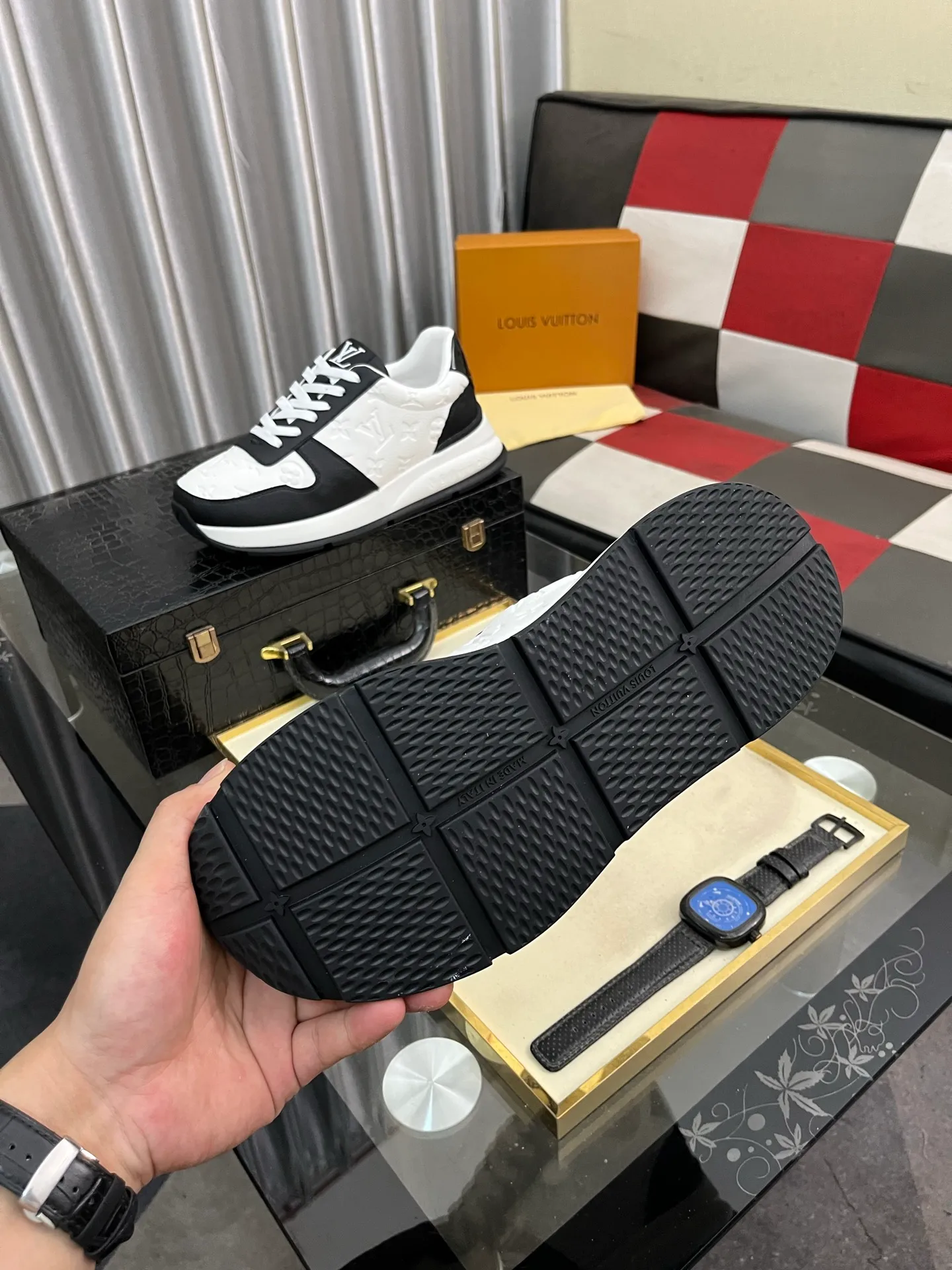 Men's men's shoes💰458⌚️⌚️ Loui* Vuitto* - Louis ** donkey's new color men's trainer sneakers, this LV Trainer sneaker is made of calfskin and breathable mesh, showing pure colors, the #54 logo on the back traces the brand's birth in 1854, the designer's handwritten brand logo embellishes one side, virgil Designed by abloh himself, it is a very commemorative sneaker. The new lv Louis Vuitton loui* vuitto* trainer sneaker low casual sports culture versatile basketball sneaker. Size: 38-443️⃣Colors available